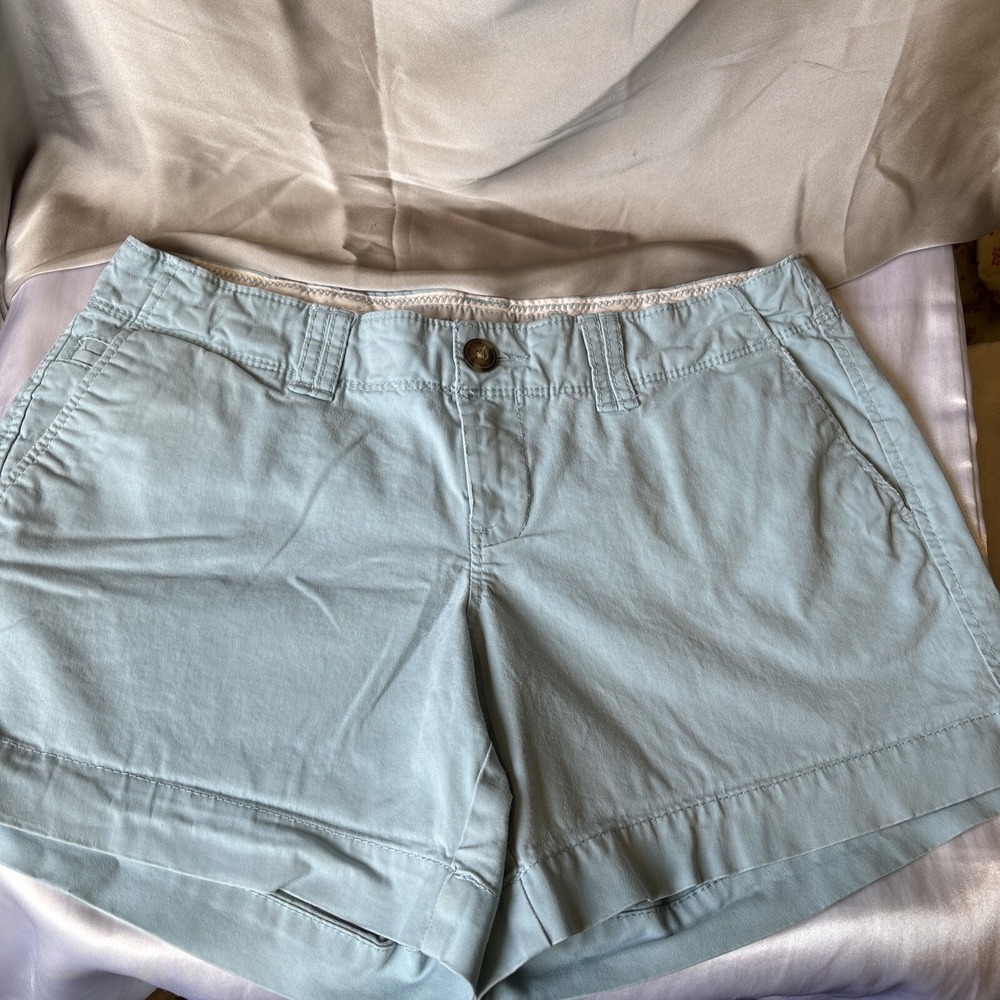 Old Navy Womens Shorts Sz 2 Baby Blue Low Rise Chino Flat Front Solid Casual